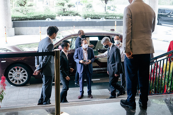 Img-0057