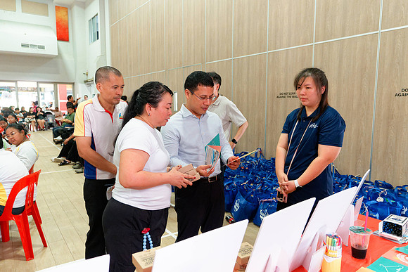 PC060041