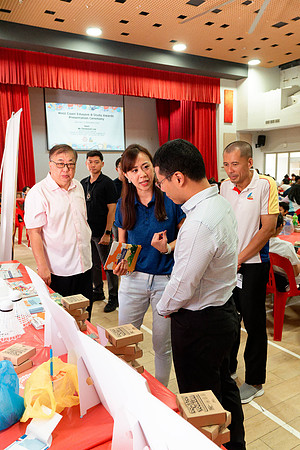 PC060043